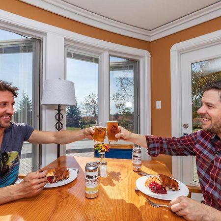 Fox Point Inn Parrsboro Екстериор снимка