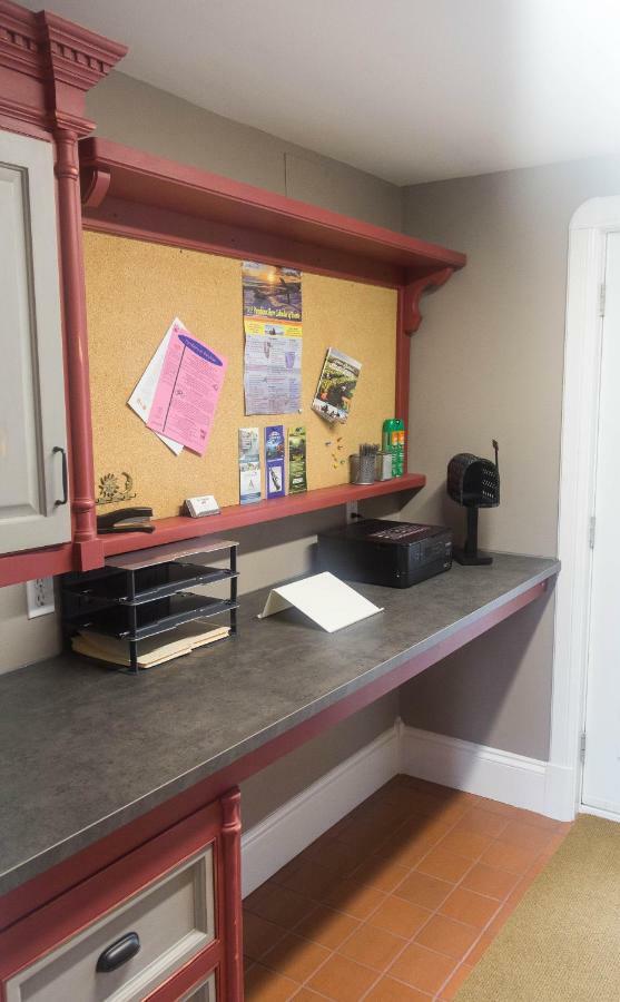Fox Point Inn Parrsboro Екстериор снимка