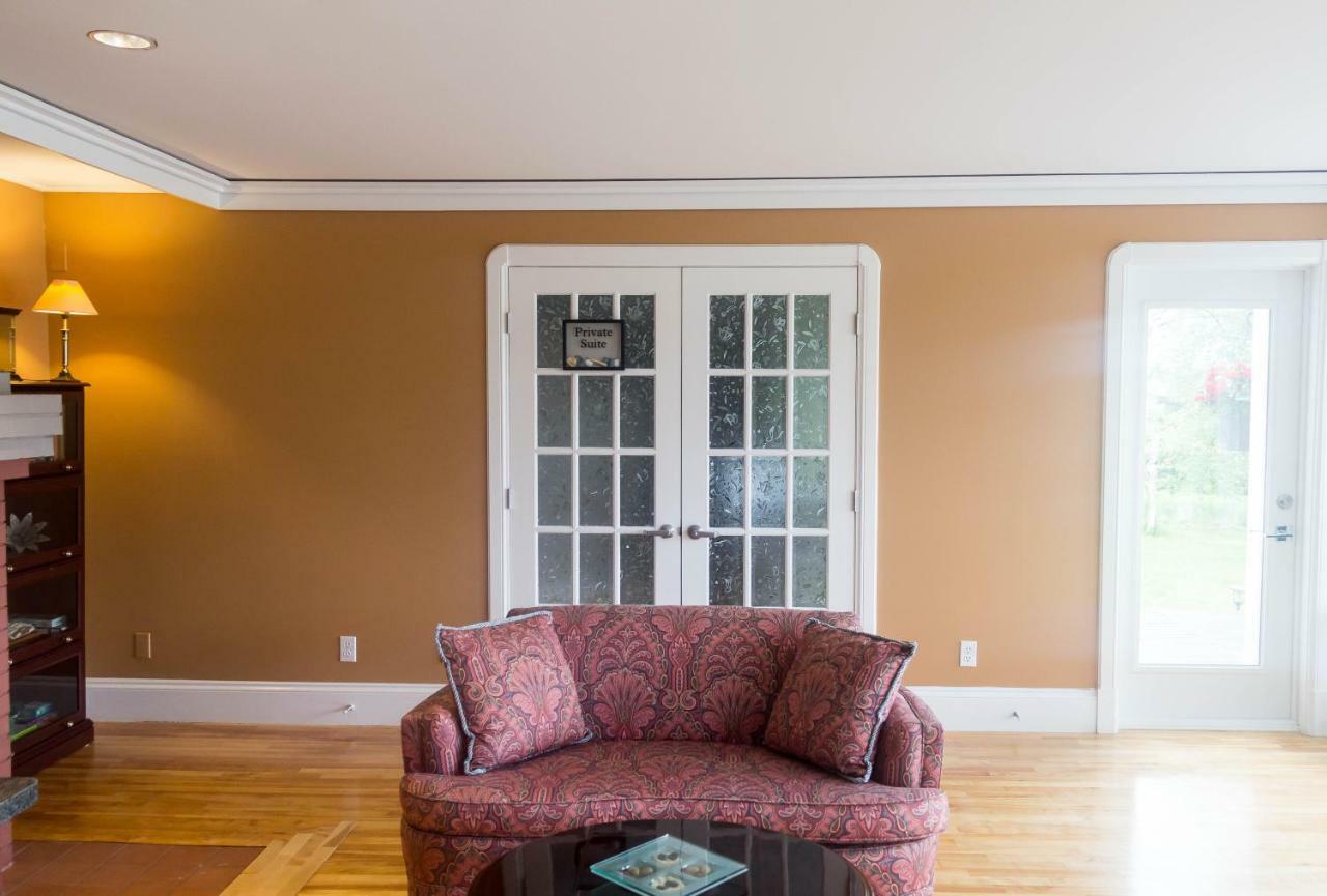 Fox Point Inn Parrsboro Екстериор снимка
