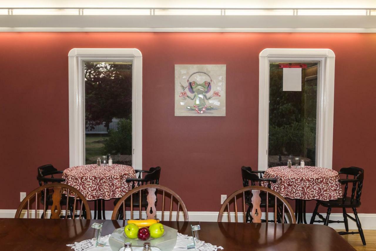 Fox Point Inn Parrsboro Екстериор снимка
