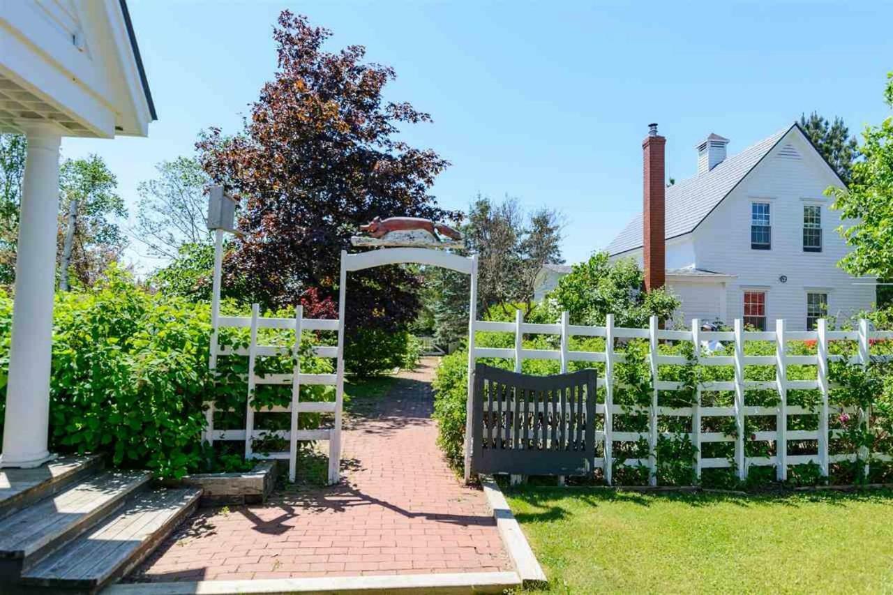 Fox Point Inn Parrsboro Екстериор снимка