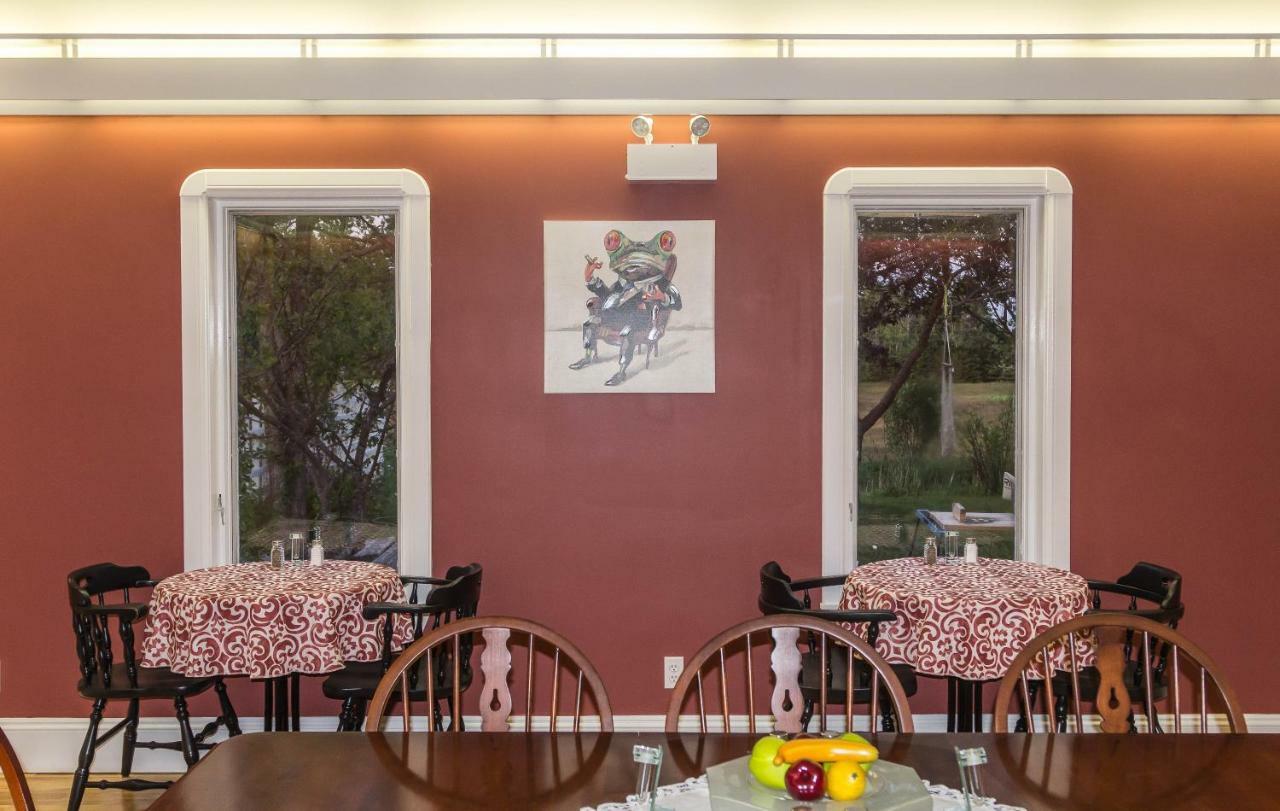 Fox Point Inn Parrsboro Екстериор снимка